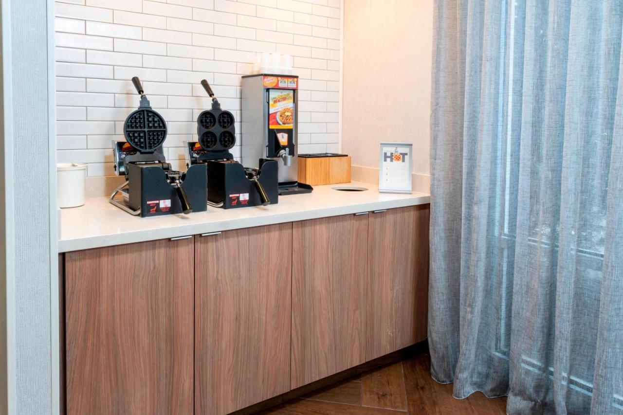 フェアフィールド イン アンド　スイーツ ベンド ダウンタウン エクステリア 写真